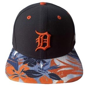 Detroit Tigers New Era 9Fifty MLB SnapBack Floral Brim 2 Tone Baseball Cap Hat